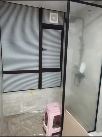 پنجره آلومینیومی با فن اگزوز